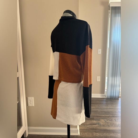 Two piece top and skirt set - Picture 2 of 3